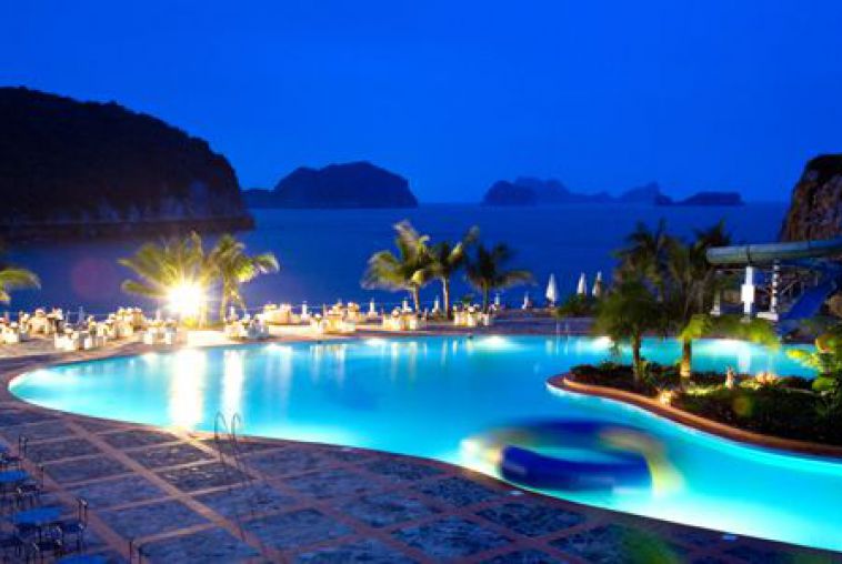 Resort in Cat Ba island