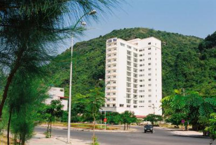 Hotel in Cat Ba island