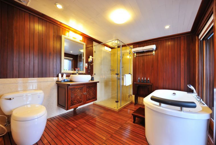 Bathroom Superior Suite