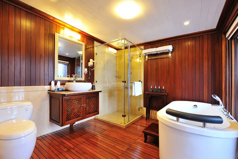 Bathroom Superior Suite