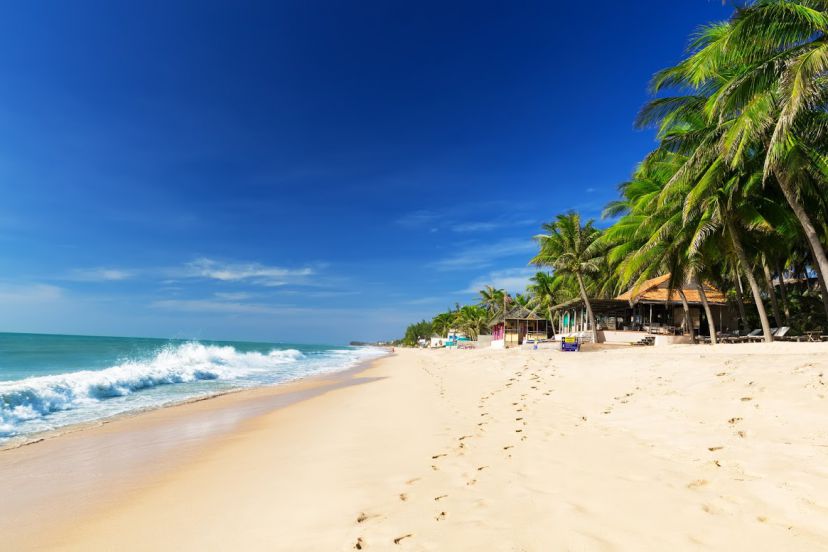 Da Nang Lays Path For Wheel-Chair Users At Beach